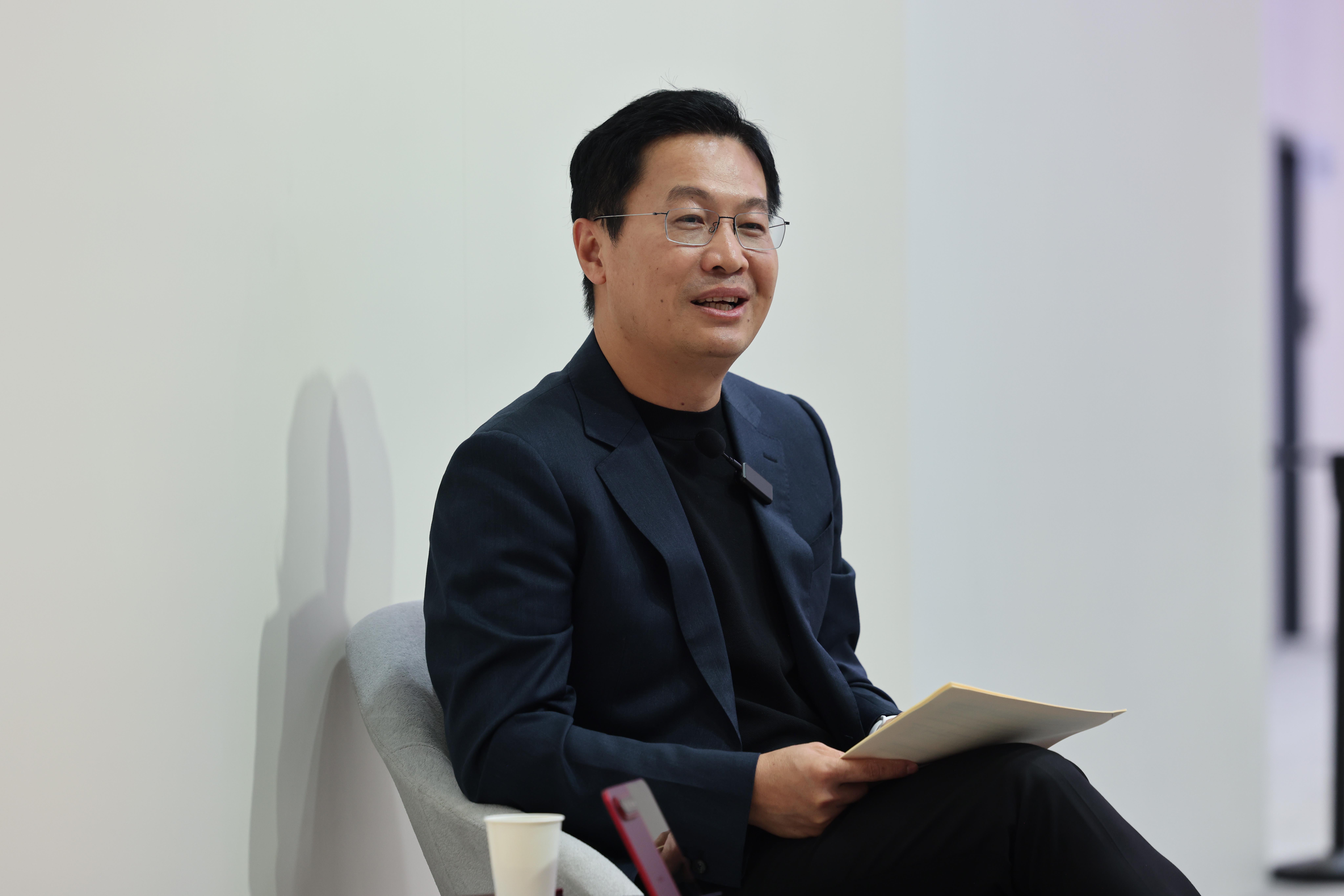 小米汽车2027年进欧洲,卢伟冰解释为何先选最难市场
