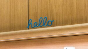 苹果门店藏微型“hello”，用iPhone长焦找彩蛋