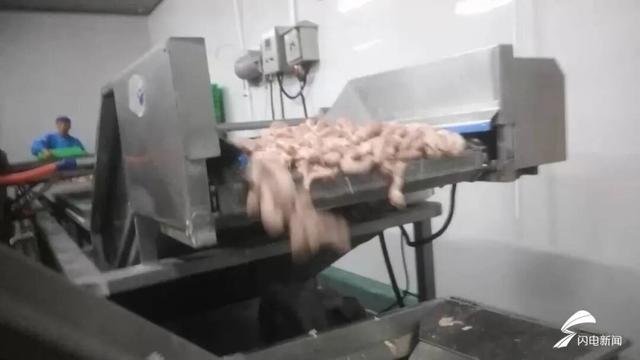 河南多家工厂用鸡脖泥做馅料,有厂家提醒“馅类产品少吃”