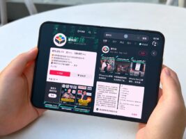 iPhone Duo用磨砂膜藏折痕，争议从何而来