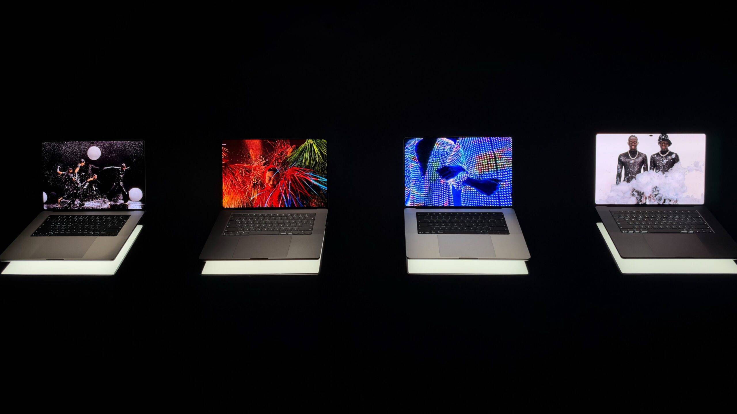 触屏 MacBook Pro 上手:发光苹果标回归,触屏只是锦上添花