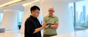 早报：库克广州谈 iPhone Duo，蔚来广东换电站达 500 座