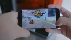 Switch 2越狱公开后,有开发者在iPhone 18 Pro上演示《马力欧卡丁车世界》