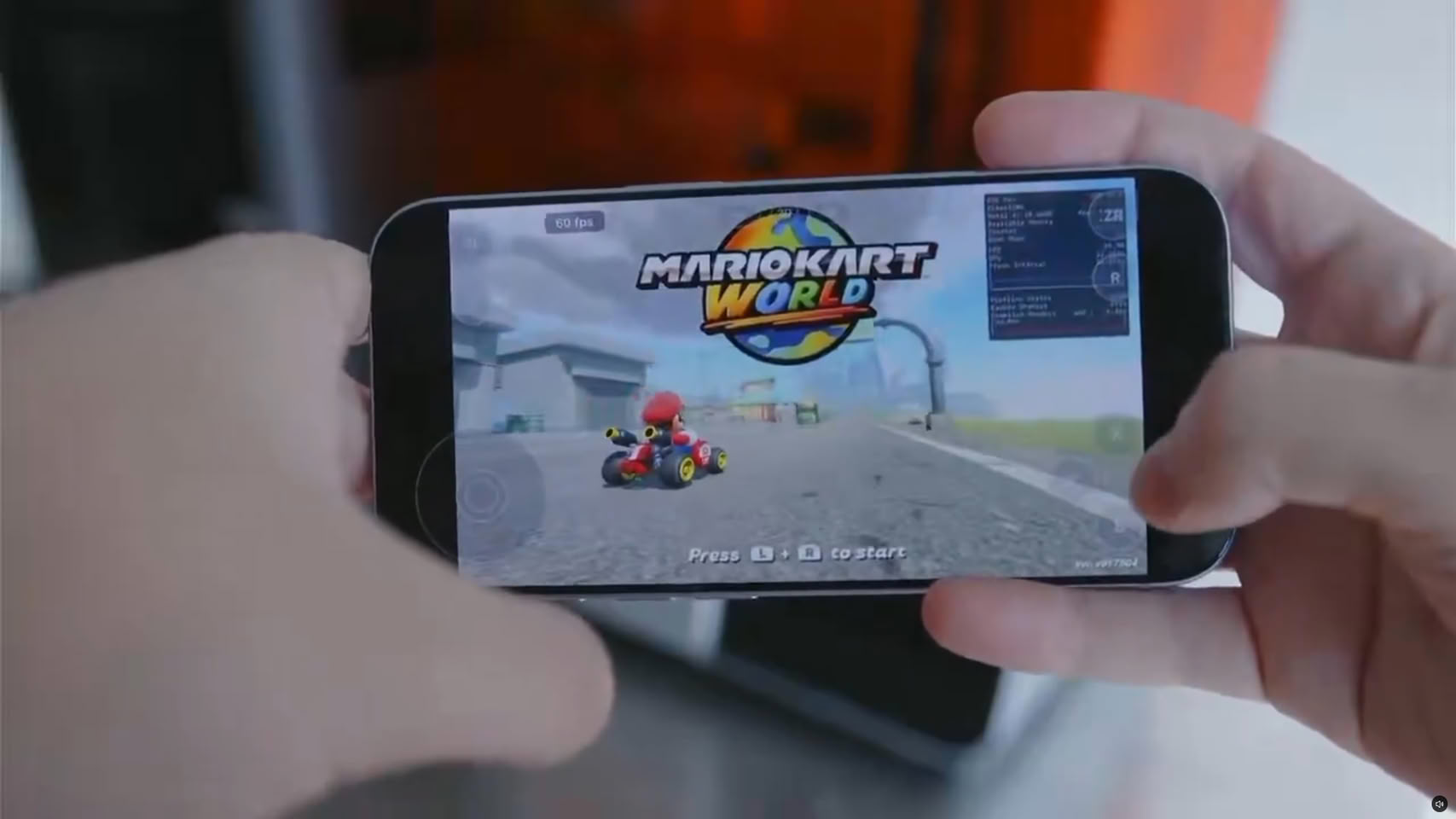 Switch 2越狱公开后，有开发者在iPhone 18 Pro上演示《马力欧卡丁车世界》