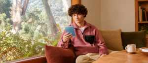 新 Kindle 换上铝合金机身，翻页键以磁吸保护套形式回归