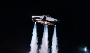 特斯拉发布全新Roadster，现场演示腾空与跳越
